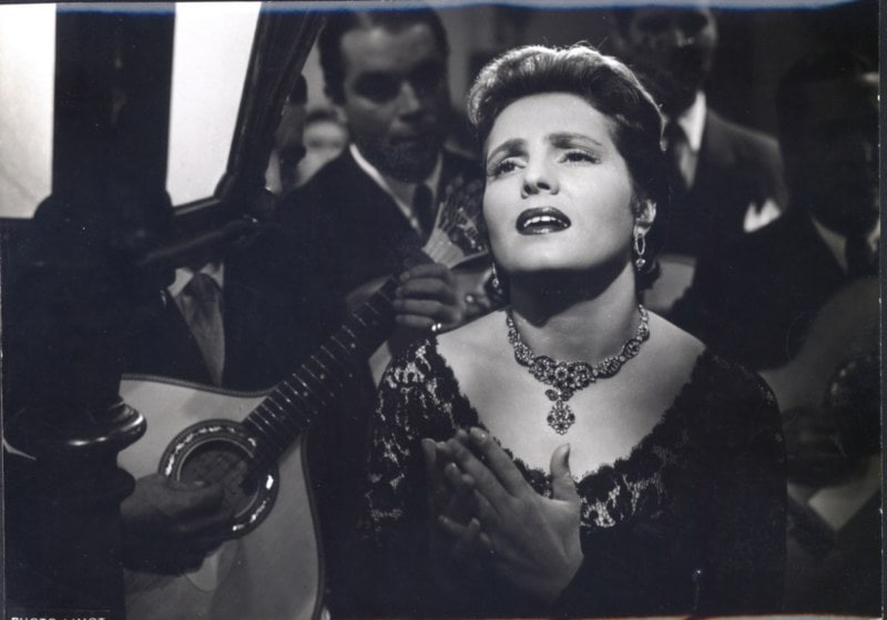 amalia-rodrigues1-min