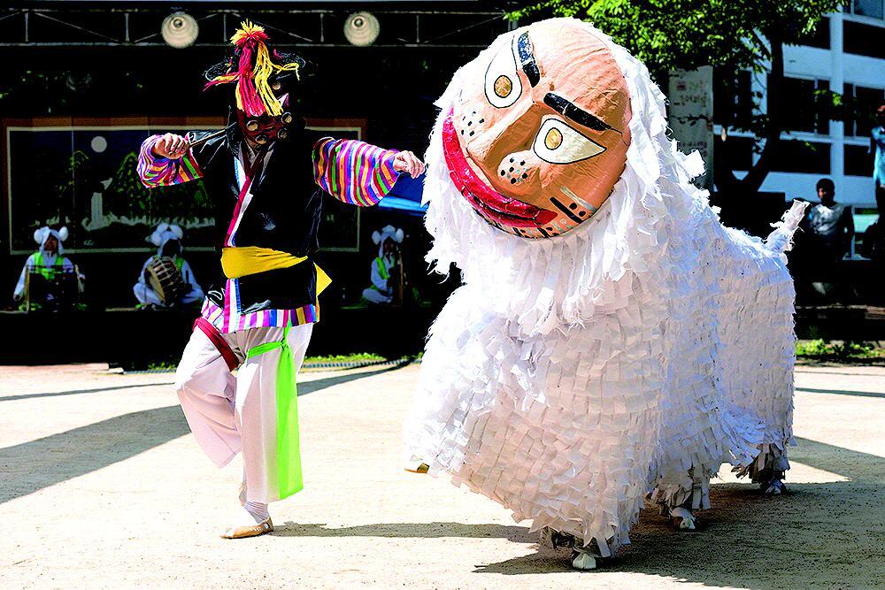 사자와 호랑이 - 사자춤