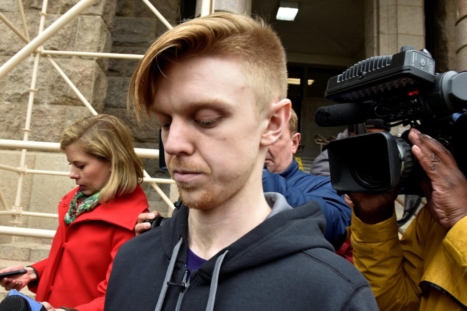 동일 범죄에 대한 차별적 형벌과 법집행의 사례와 법적∙사회적 영향 Ethan Couch, 'Affluenza Teen' Who Killed 4 While Driving Drunk, Is Freed (사진출처: The New York Times)