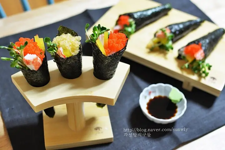 김밥과 마끼, 재료부터 문화까지 비교해보자